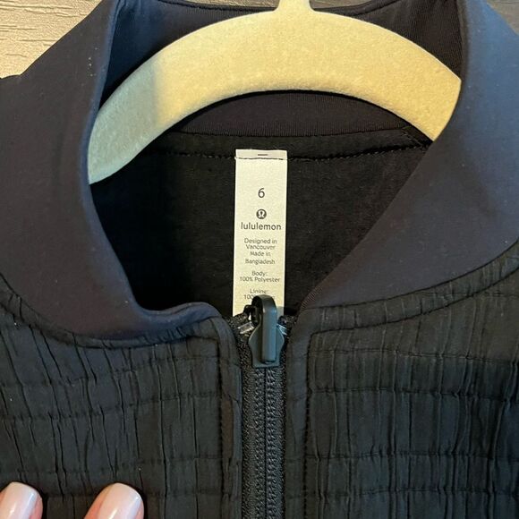 Lululemon Serene Travel Bomber, 6 - Picture 3 of 11